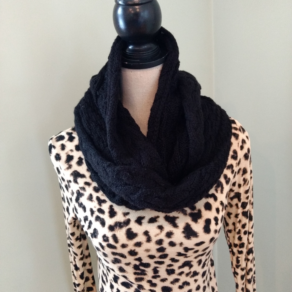 Banana Republic Infinity Winter Scarf